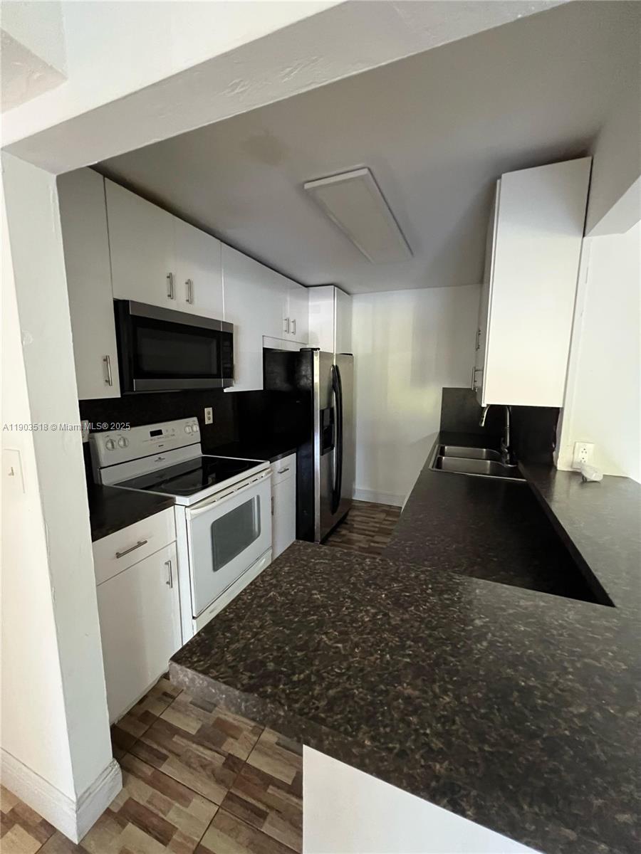 10357 N Kendall Dr Unit: DD6