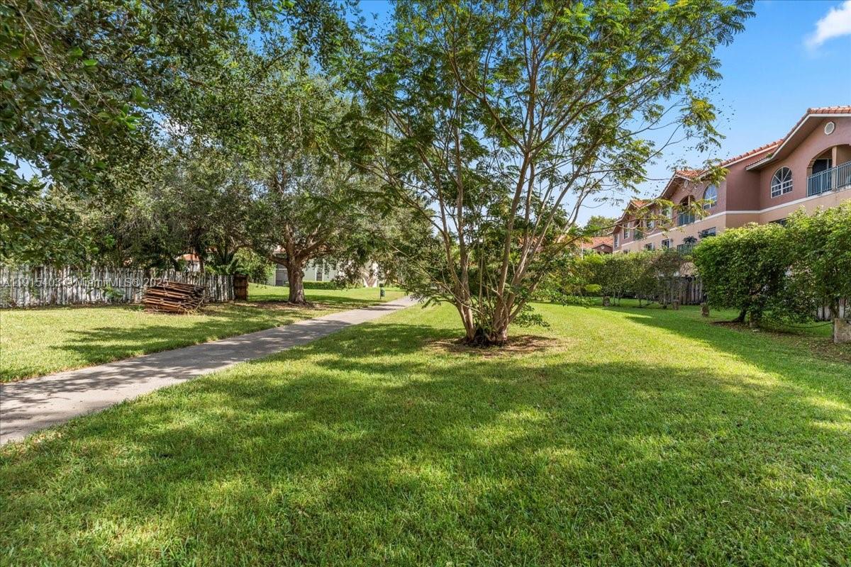 10014 Hammocks Blvd # 4 Unit: 204-4