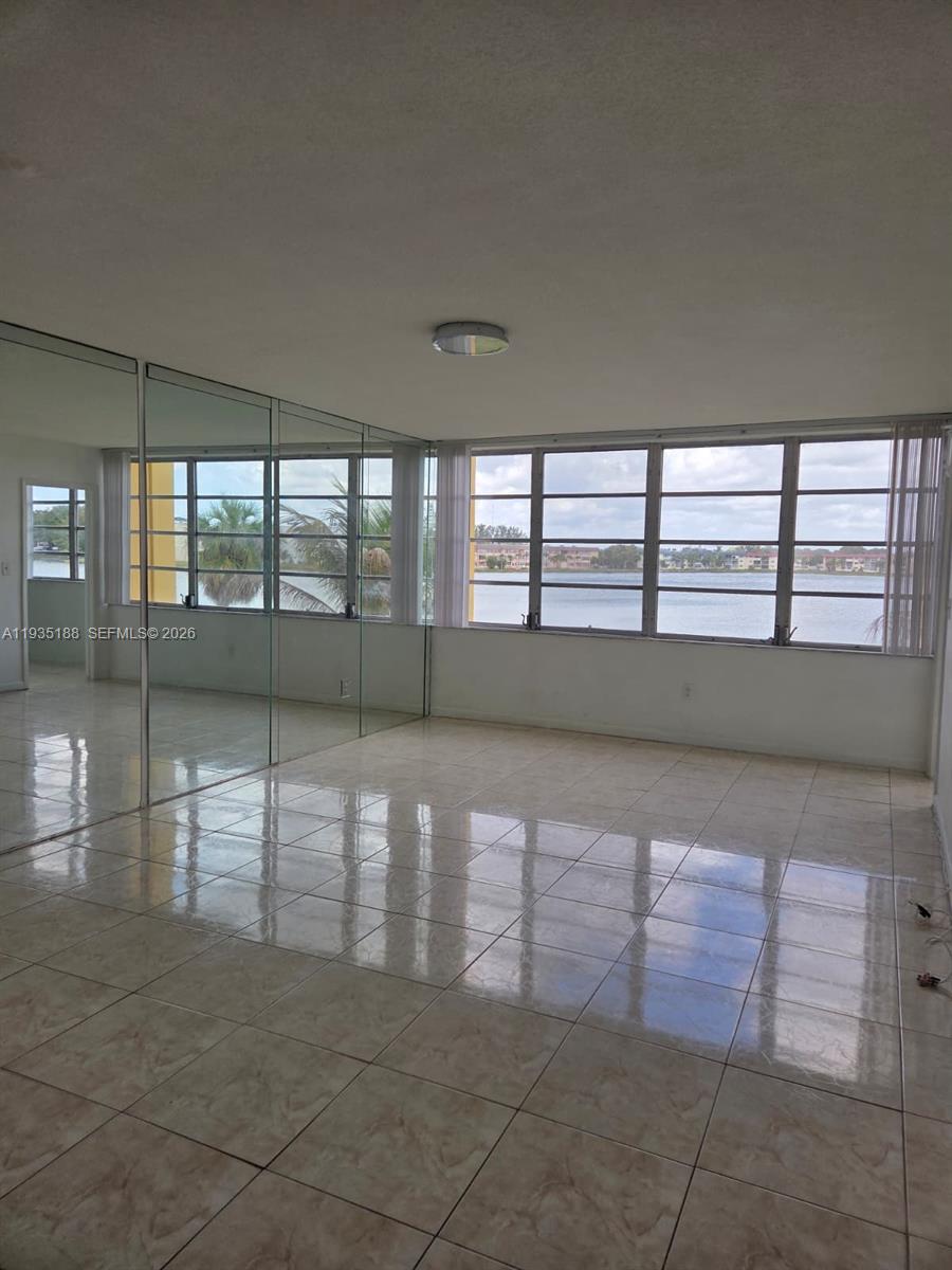 1551 NE Miami Gardens Dr Unit: 216