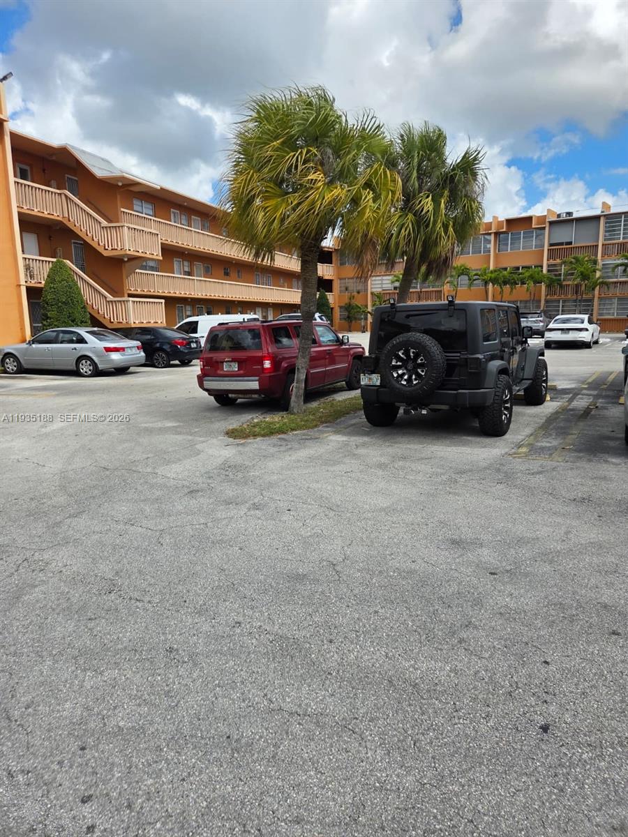 1551 NE Miami Gardens Dr Unit: 216