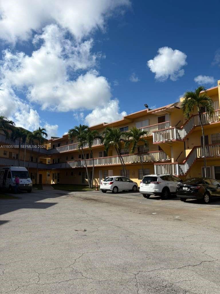 1551 NE Miami Gardens Dr Unit: 216
