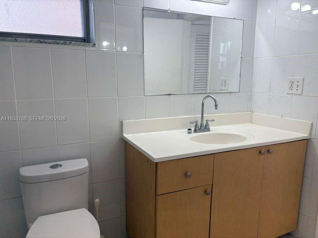 1551 NE Miami Gardens Dr Unit: 216