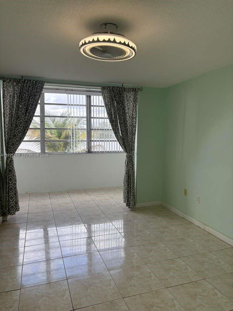 1551 NE Miami Gardens Dr Unit: 216