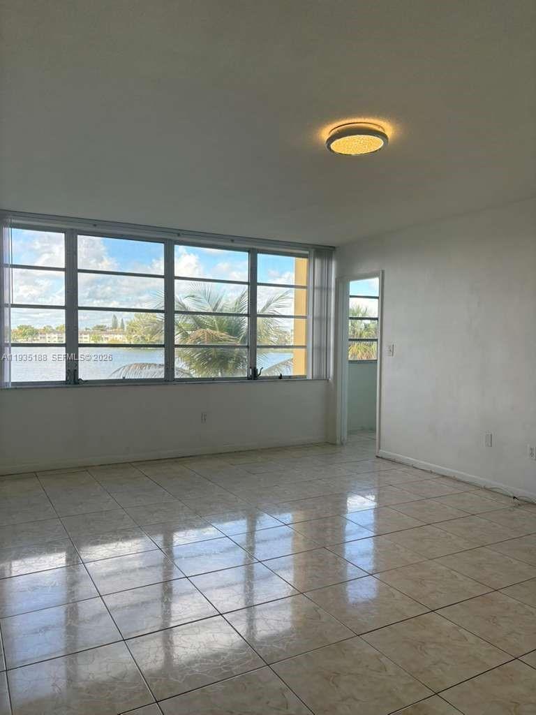 1551 NE Miami Gardens Dr Unit: 216