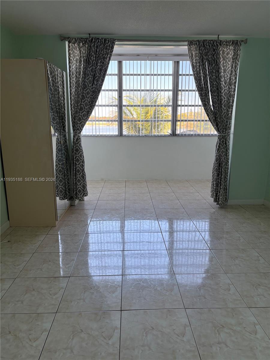 1551 NE Miami Gardens Dr Unit: 216