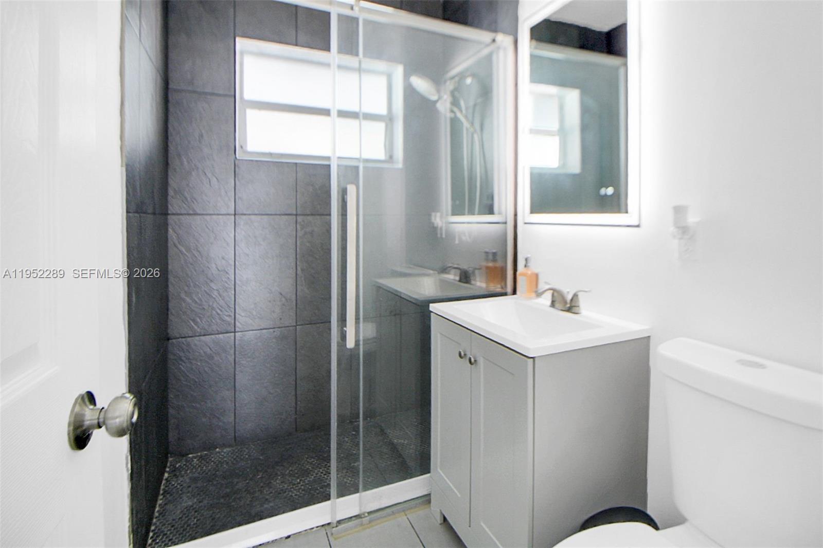 4201 Indian Creek Dr # 8