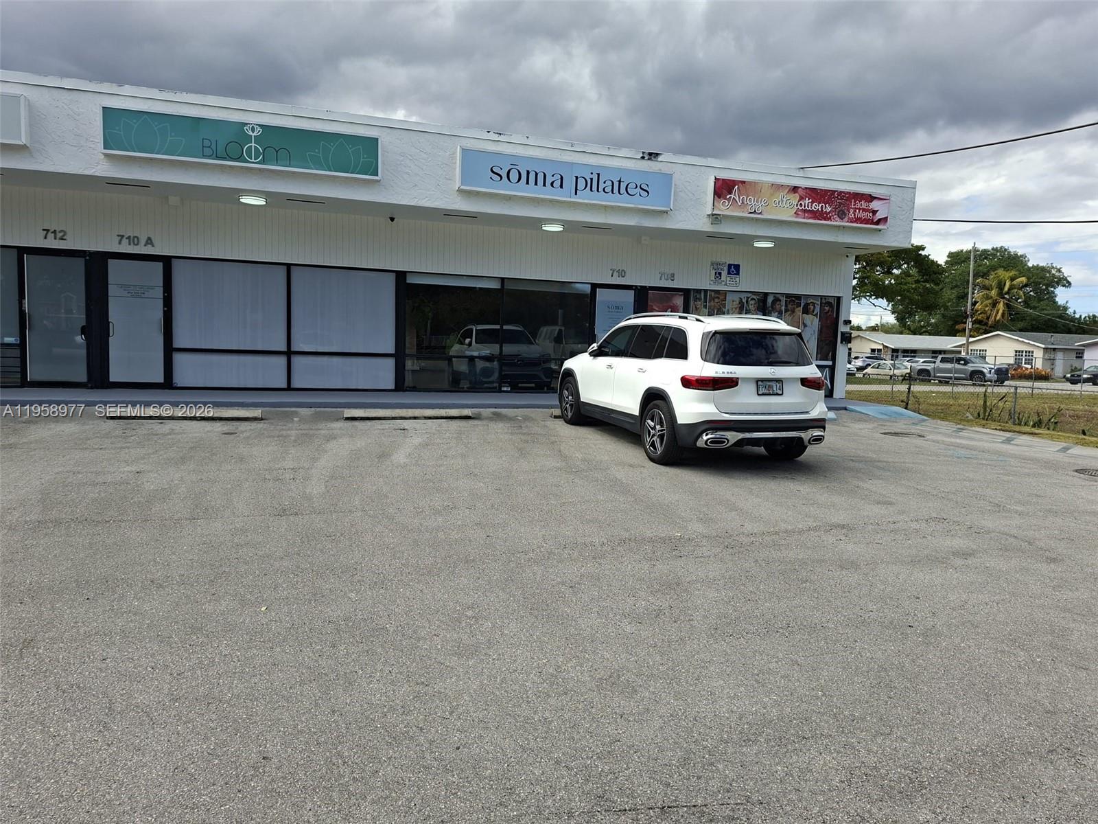 712 S Dixie Hwy