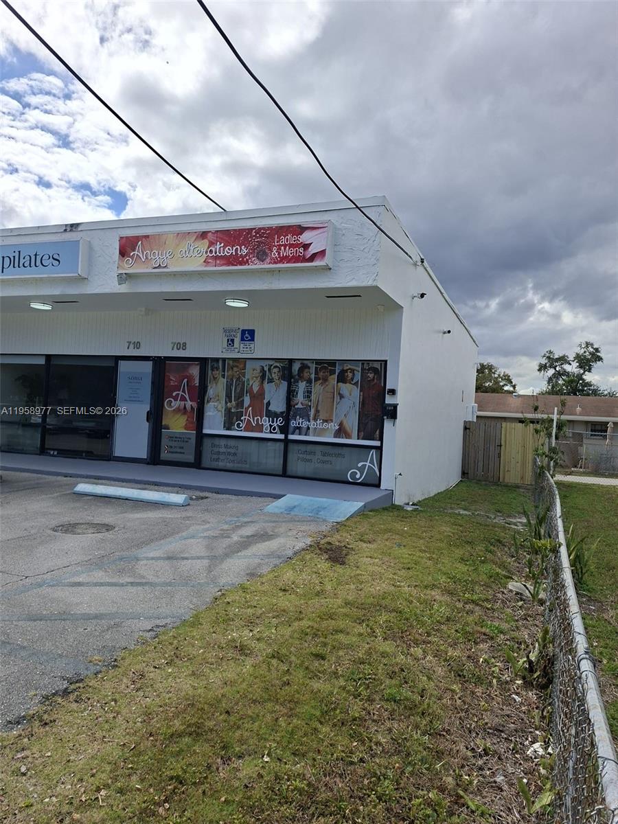 712 S Dixie Hwy