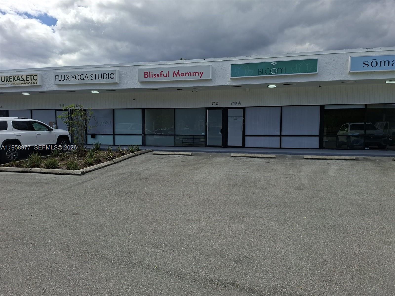 712 S Dixie Hwy