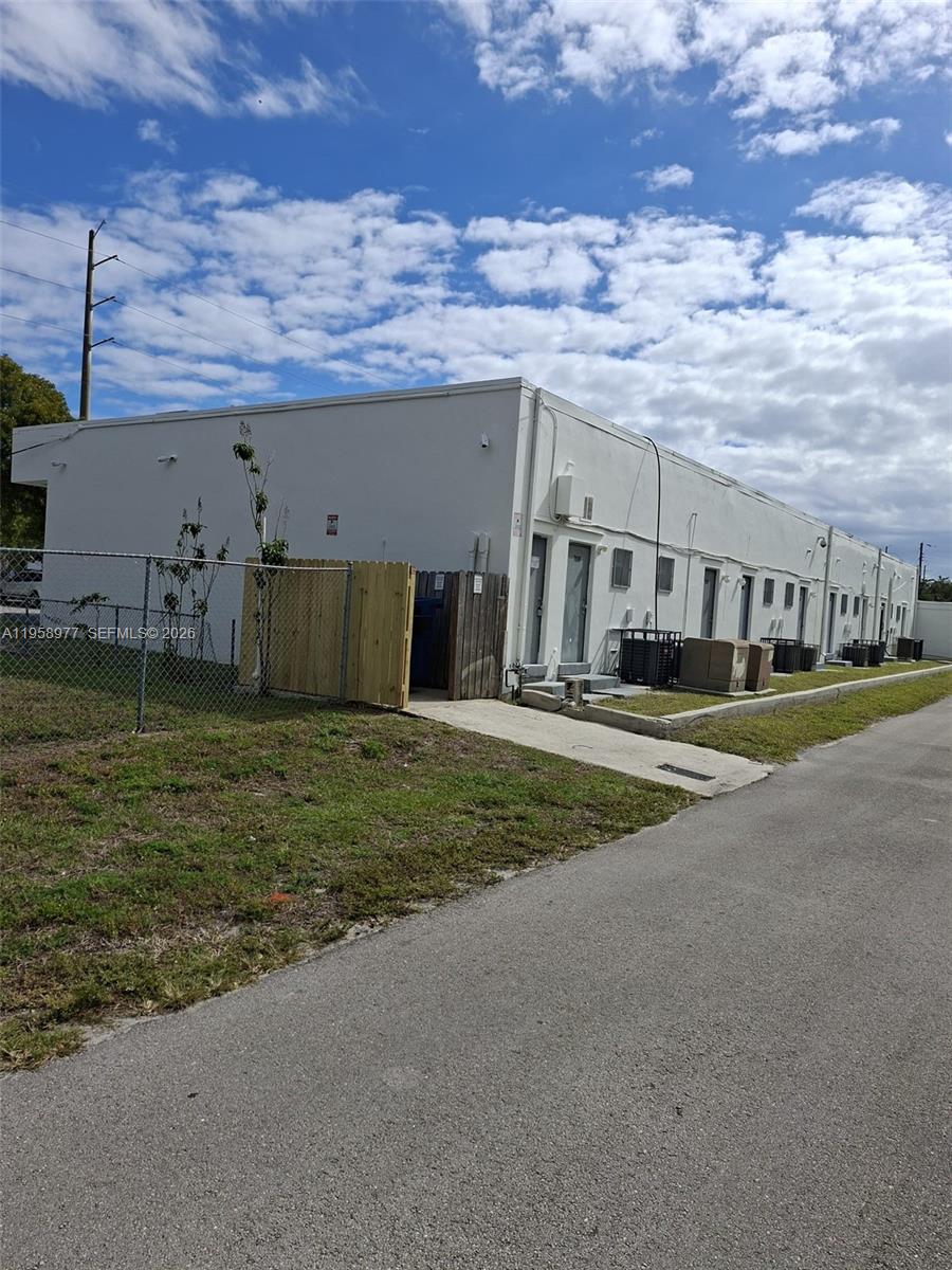 712 S Dixie Hwy