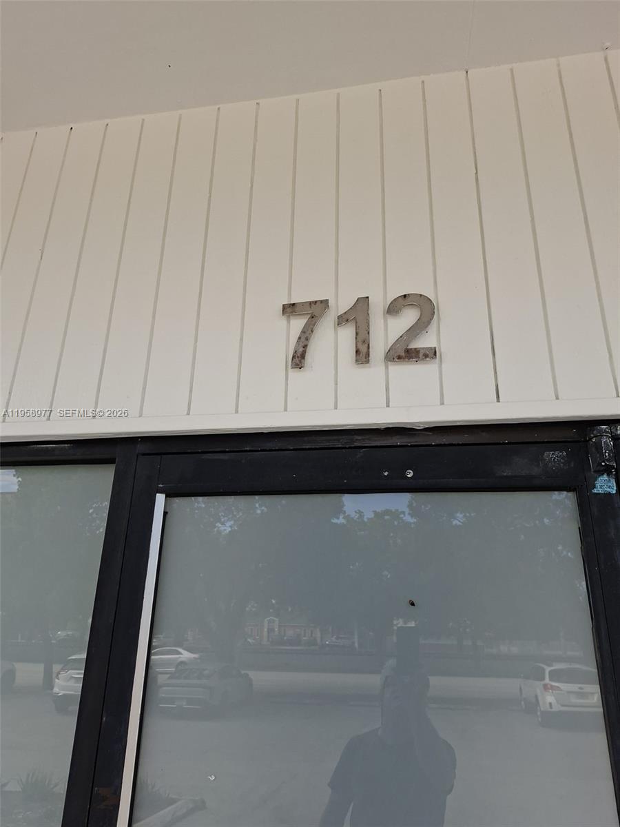 712 S Dixie Hwy