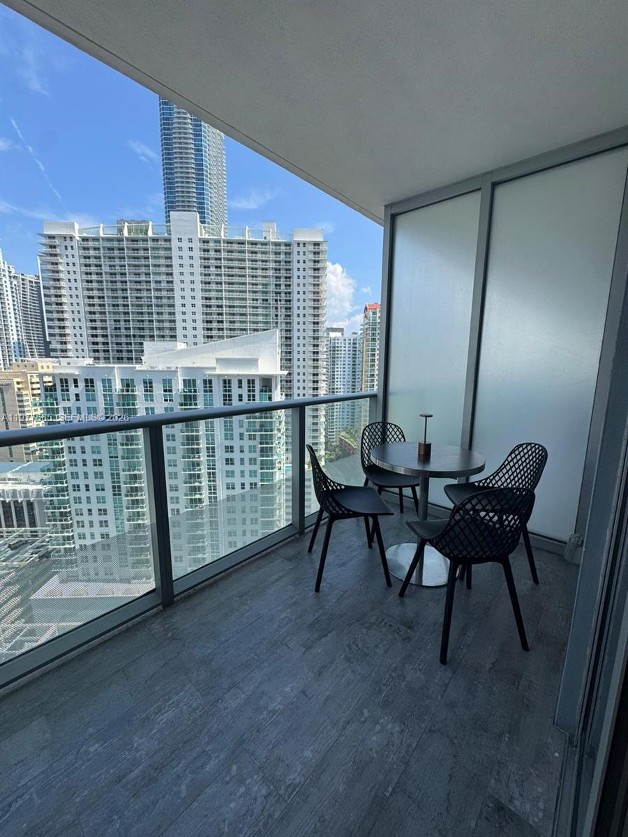 1300 Brickell Bay Dr # 2512