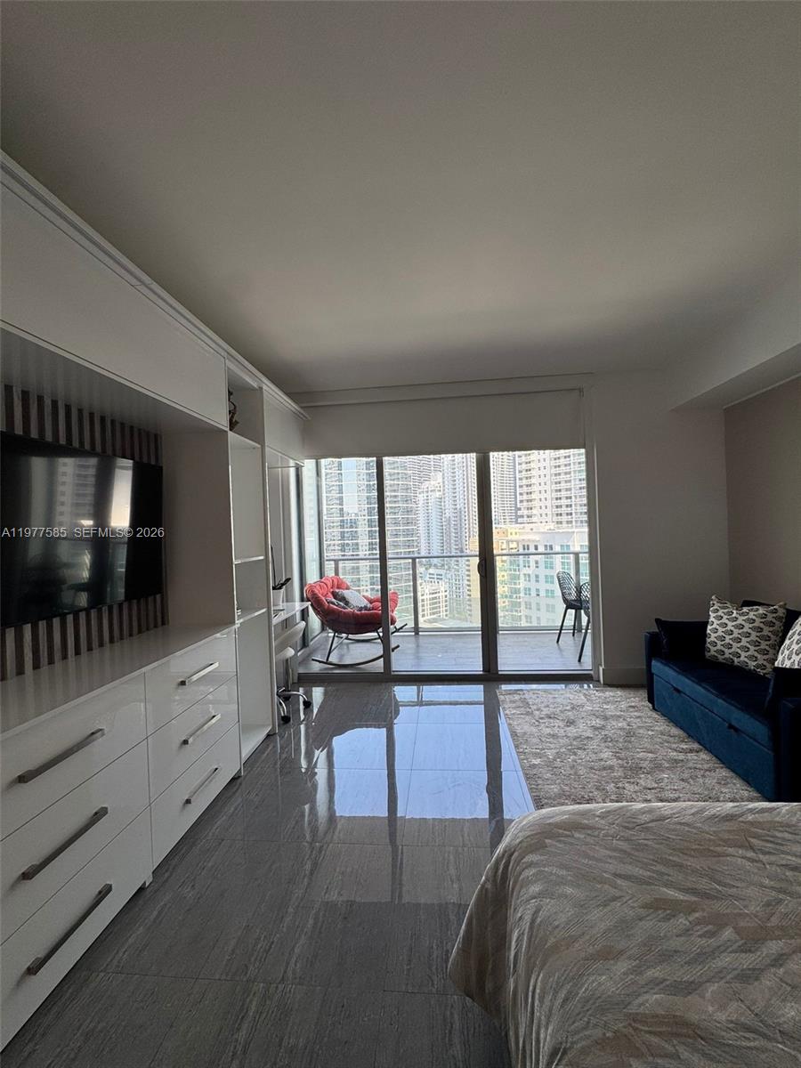 1300 Brickell Bay Dr # 2512