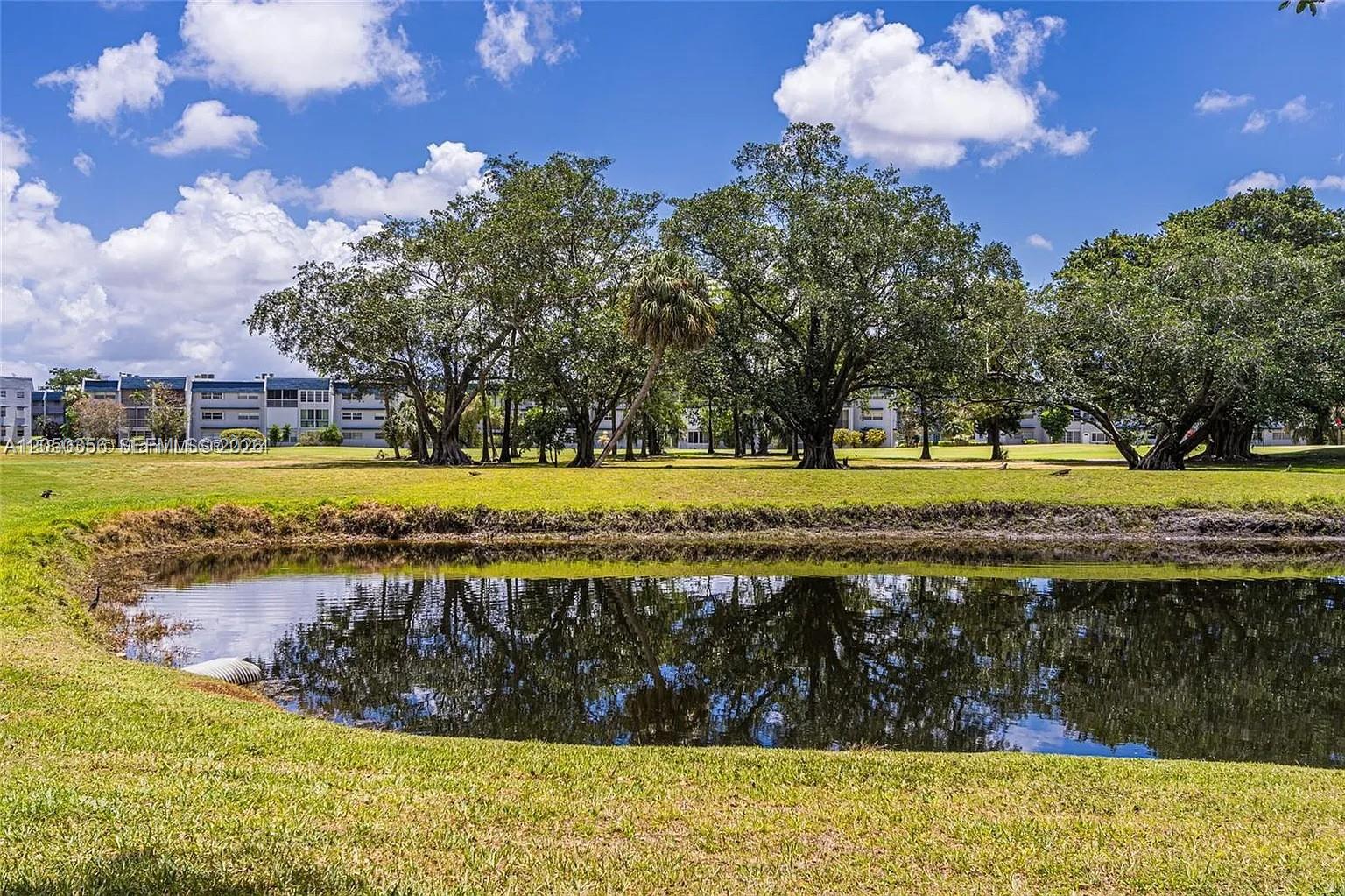 1030 Country Club Dr # 405