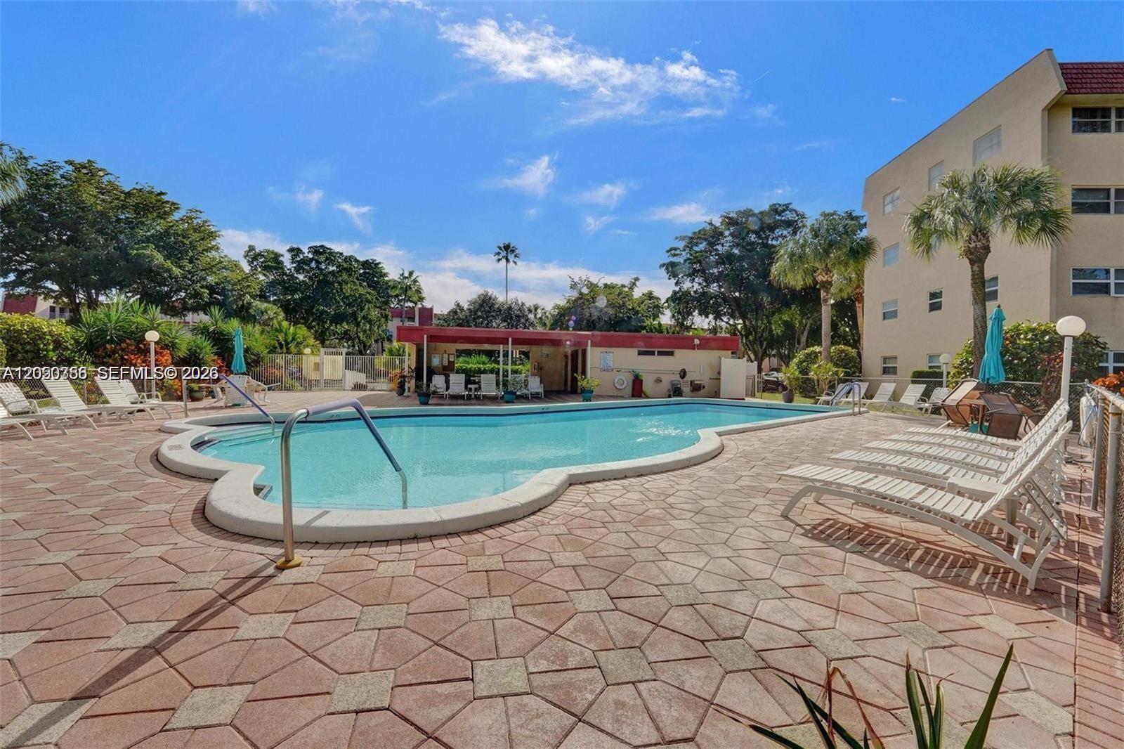 1030 Country Club Dr # 405