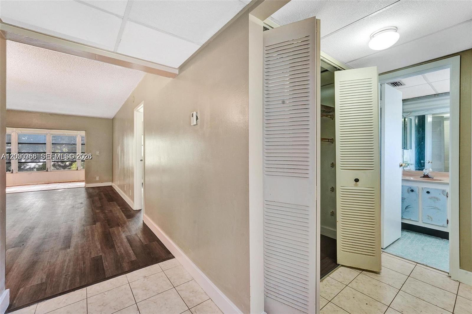 1030 Country Club Dr # 405