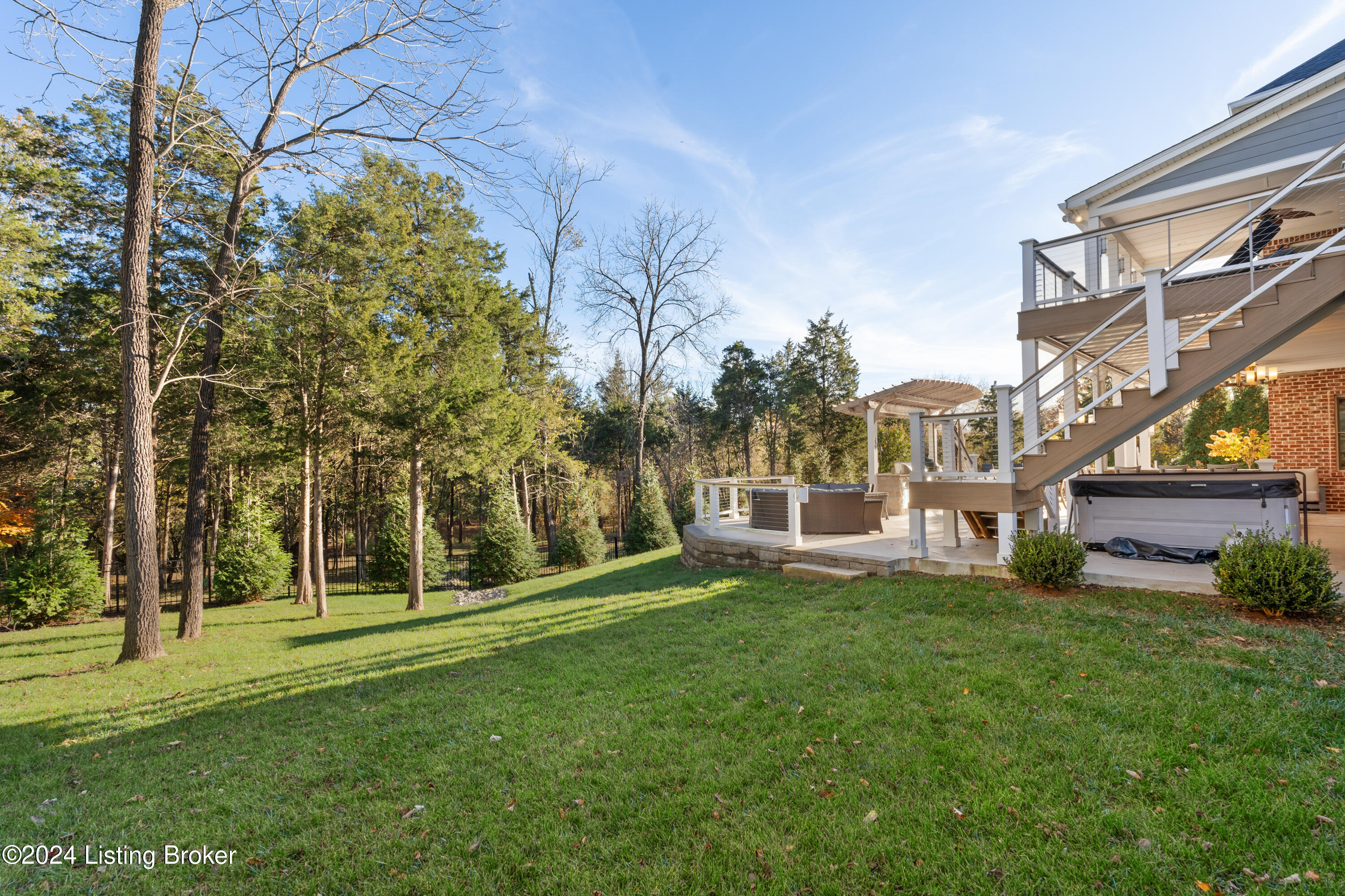 13302 Longwood Ln