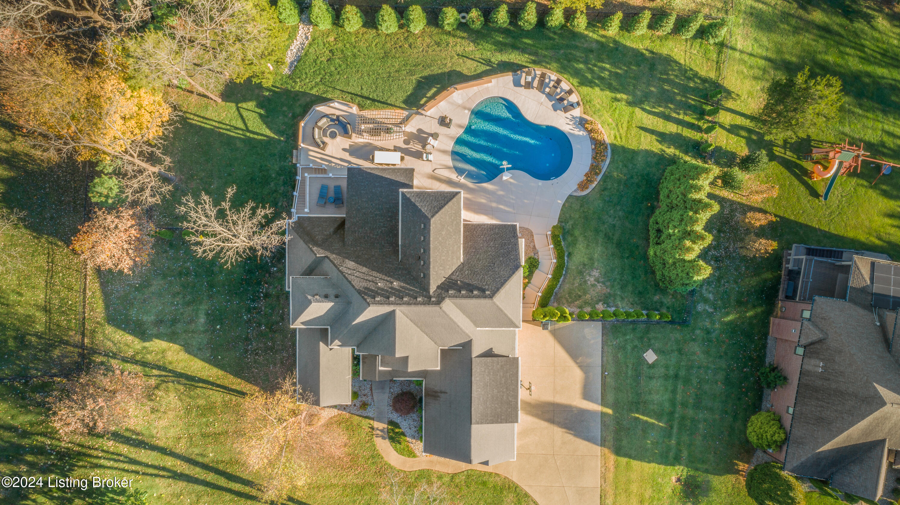 13302 Longwood Ln