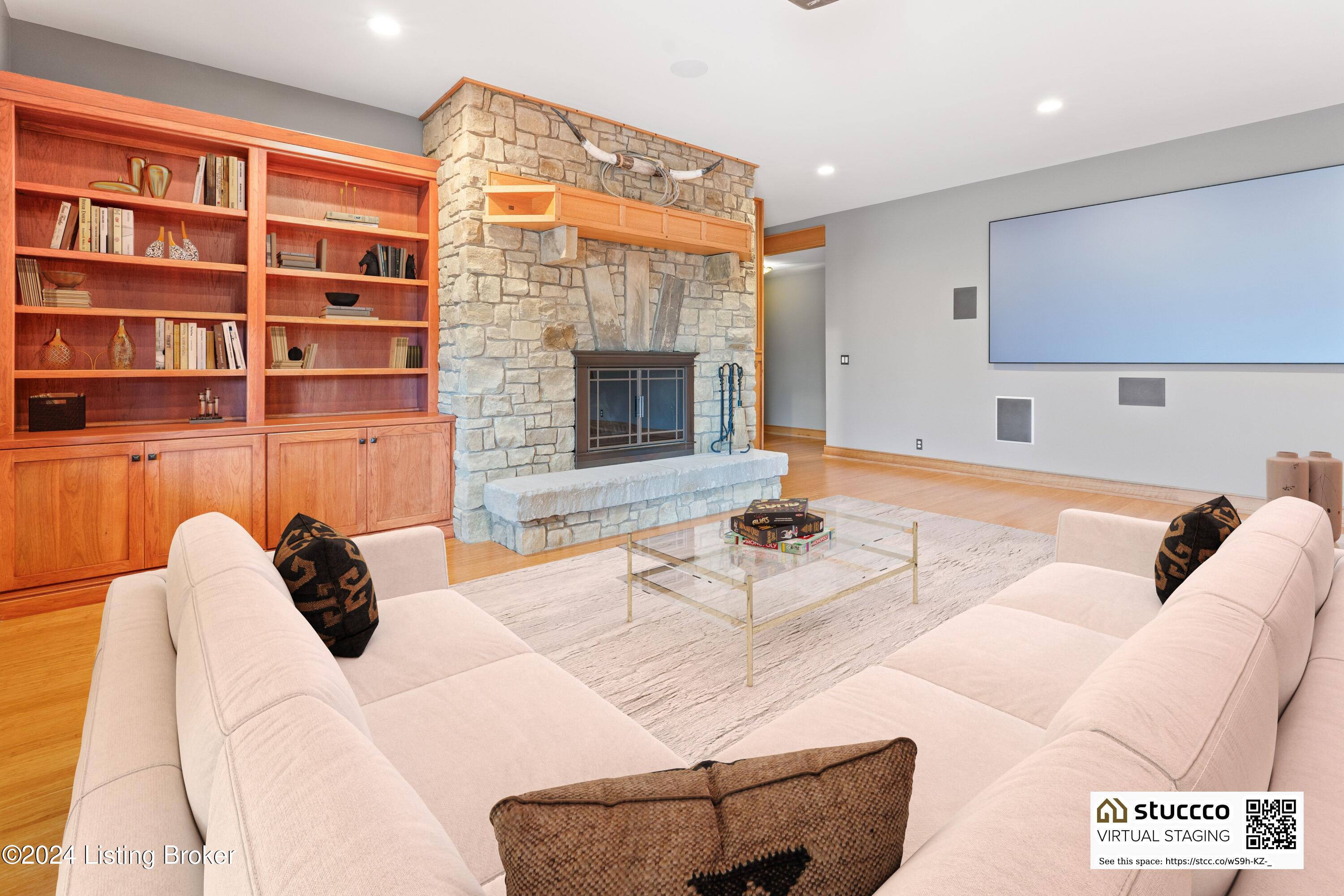9306 Deepa Dr
