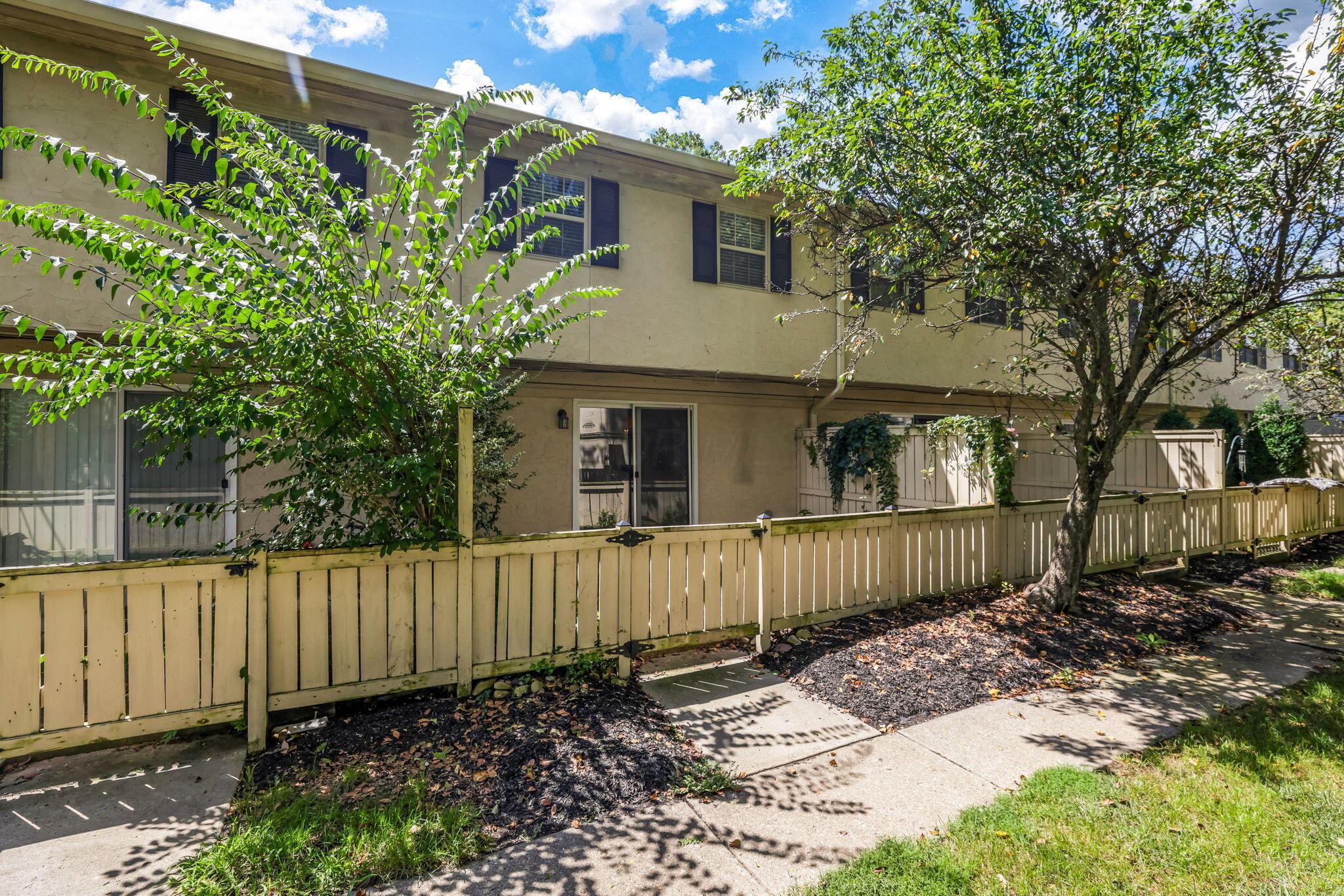 2564 Shore Line Lane