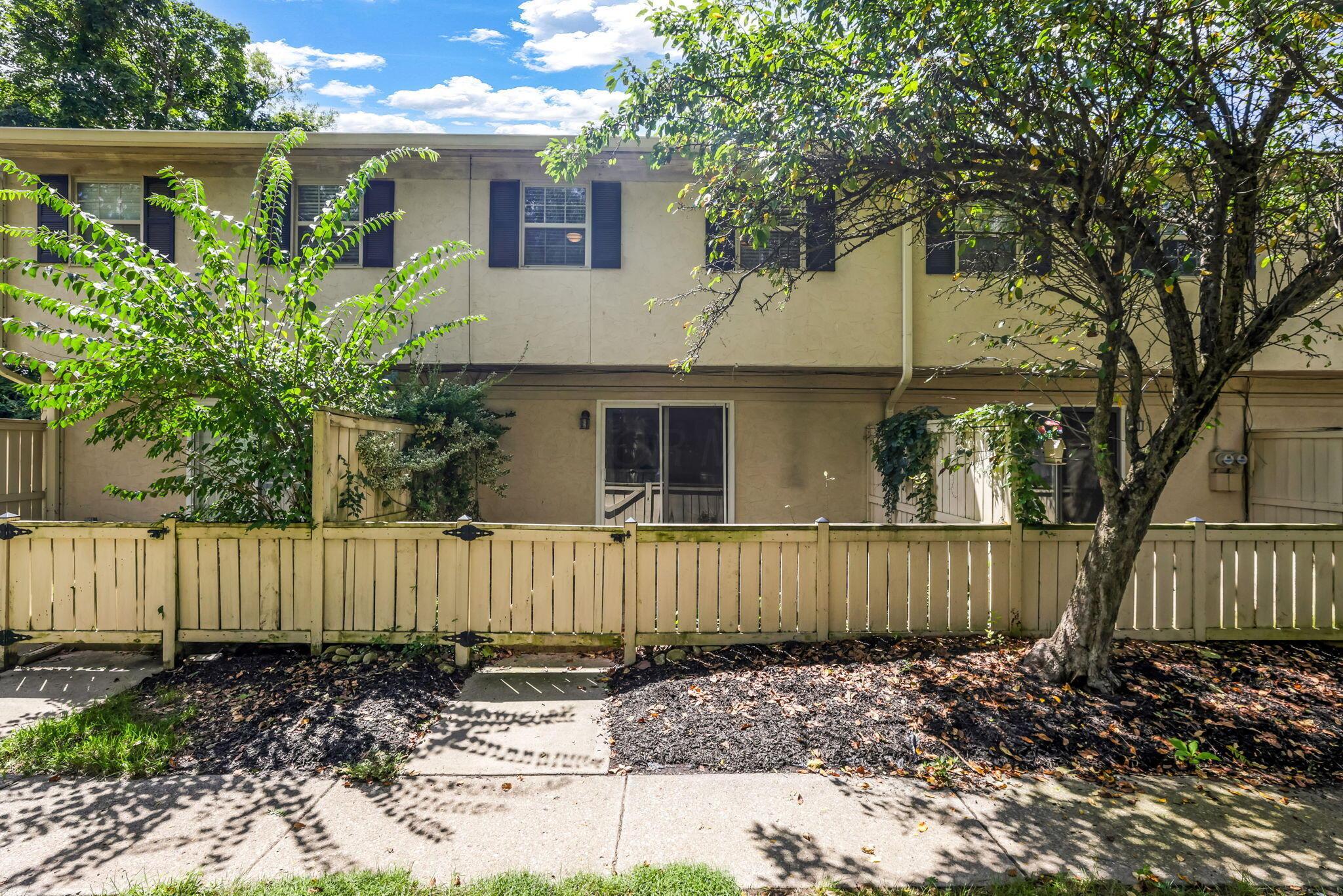 2564 Shore Line Lane