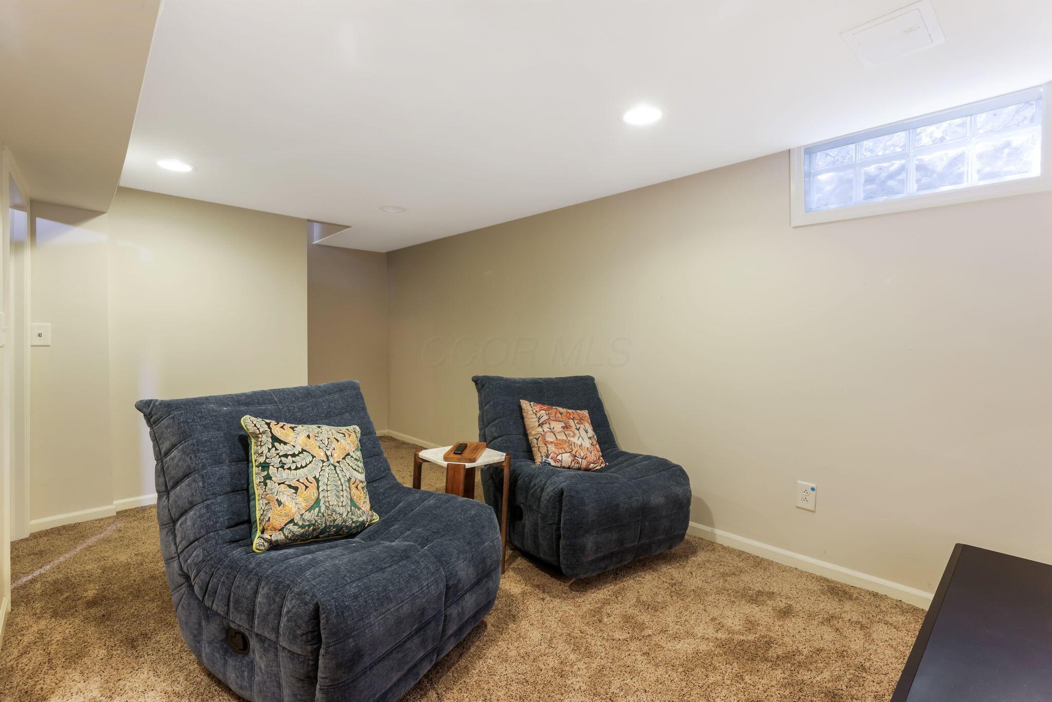 2564 Shore Line Lane