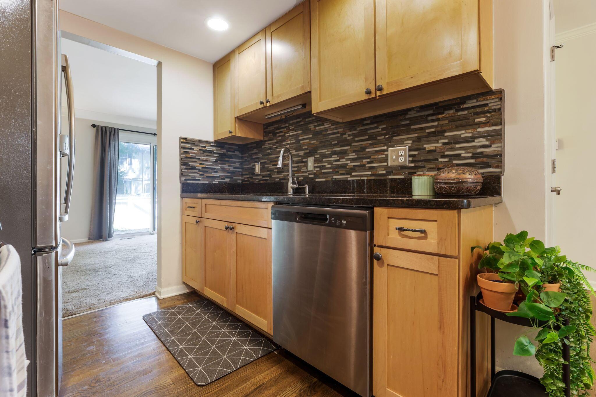 2564 Shore Line Lane