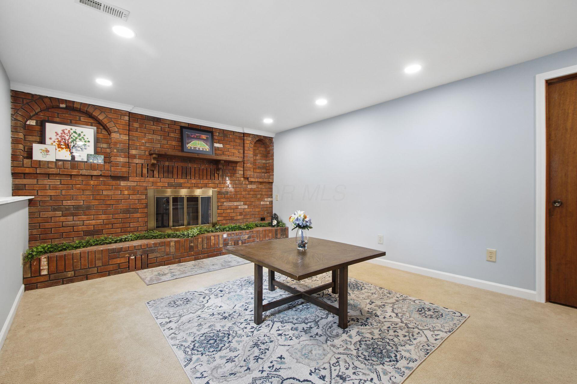 2119 Sari Lynn Court