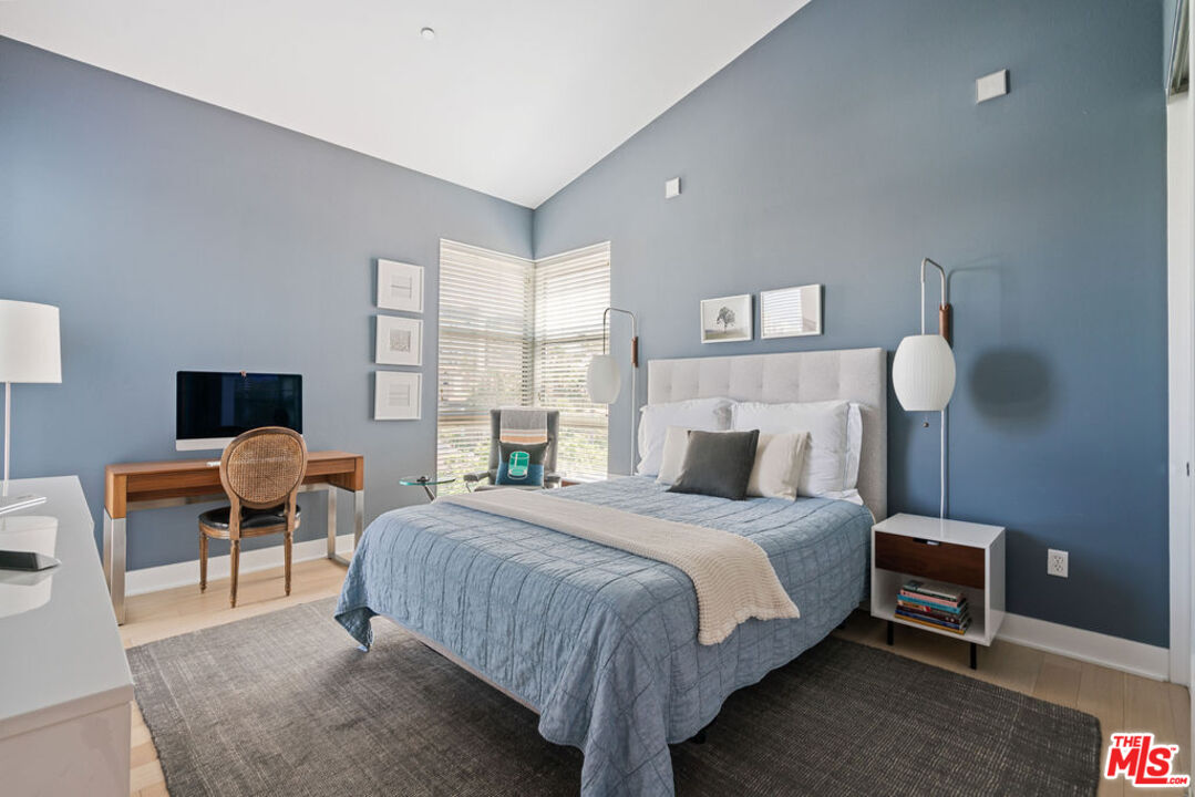 600 S Ridgeley Dr Unit: PH9