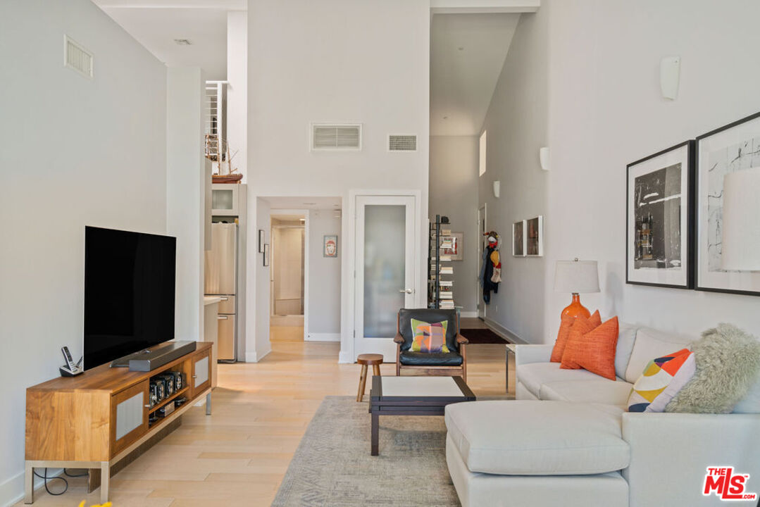 600 S Ridgeley Dr Unit: PH9