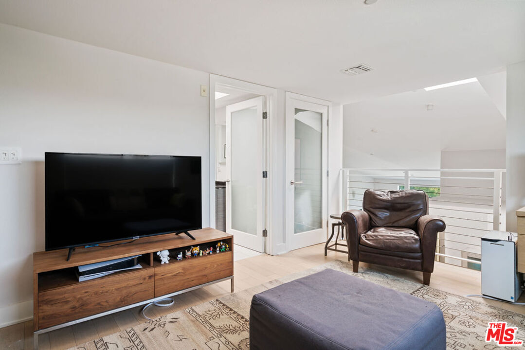 600 S Ridgeley Dr Unit: PH9