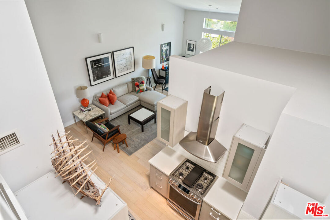 600 S Ridgeley Dr Unit: PH9