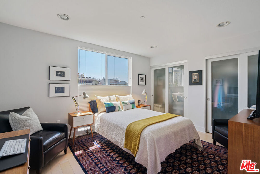 600 S Ridgeley Dr Unit: PH9