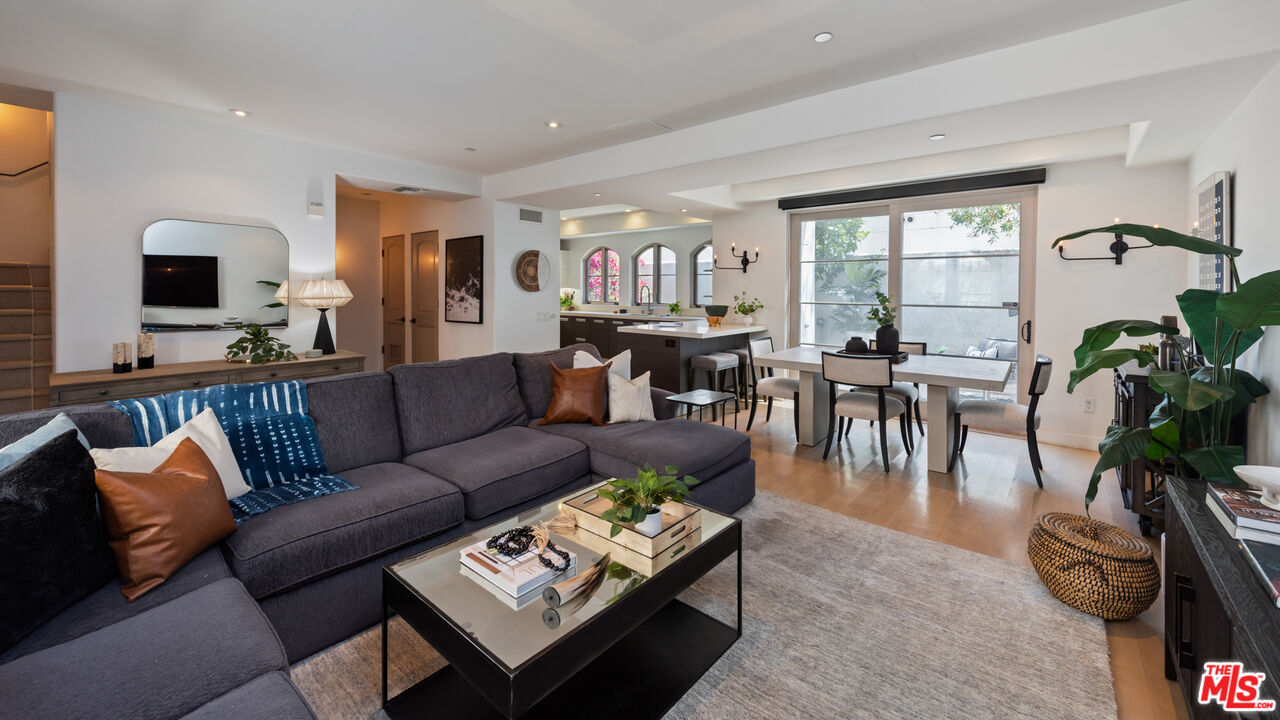 1253 17th St Unit: 102