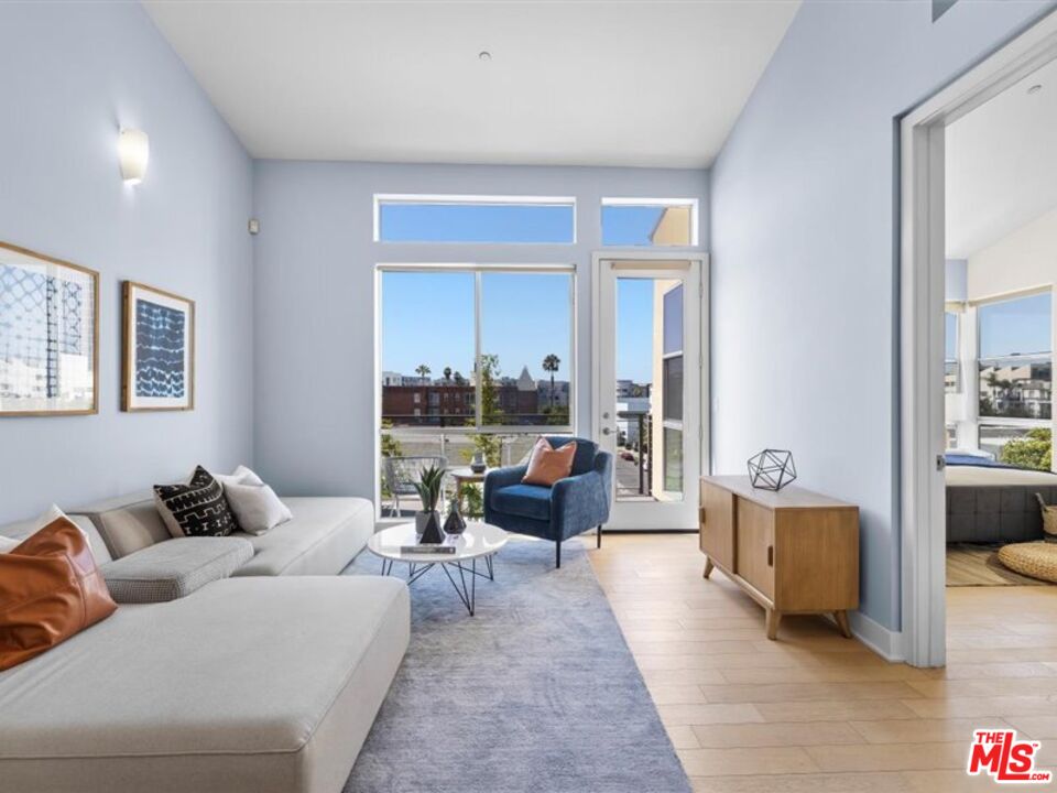 600 S Ridgeley Dr Unit: 2