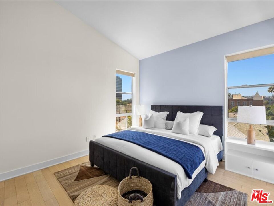 600 S Ridgeley Dr Unit: 2