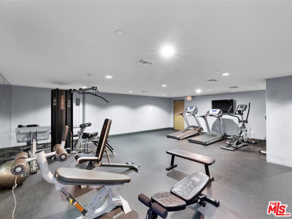 600 S Ridgeley Dr Unit: 2