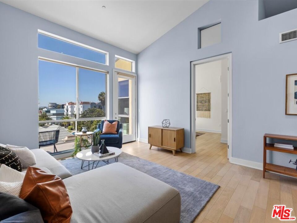 600 S Ridgeley Dr Unit: 2