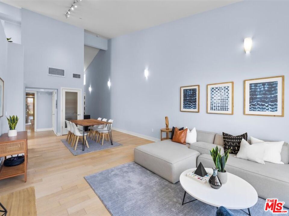 600 S Ridgeley Dr Unit: 2