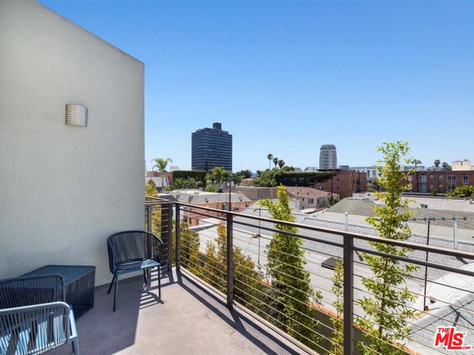 600 S Ridgeley Dr Unit: 2