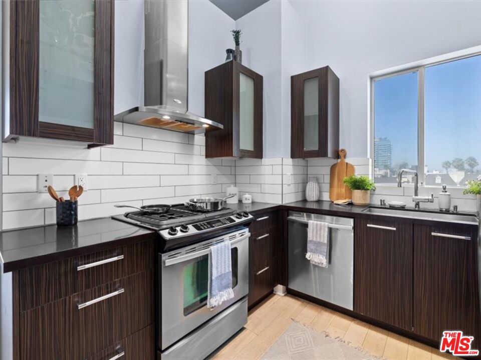 600 S Ridgeley Dr Unit: 2