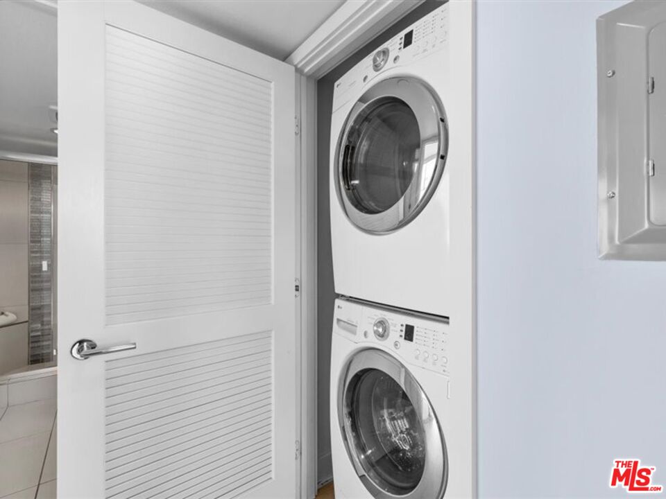 600 S Ridgeley Dr Unit: 2