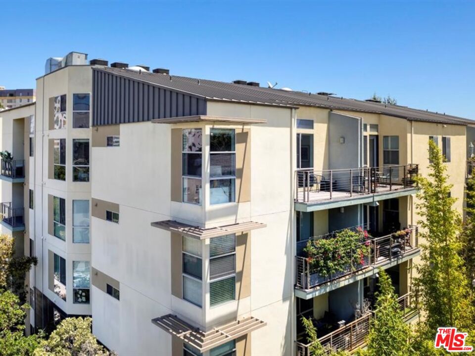 600 S Ridgeley Dr Unit: 2