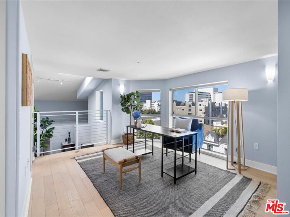 600 S Ridgeley Dr Unit: 2