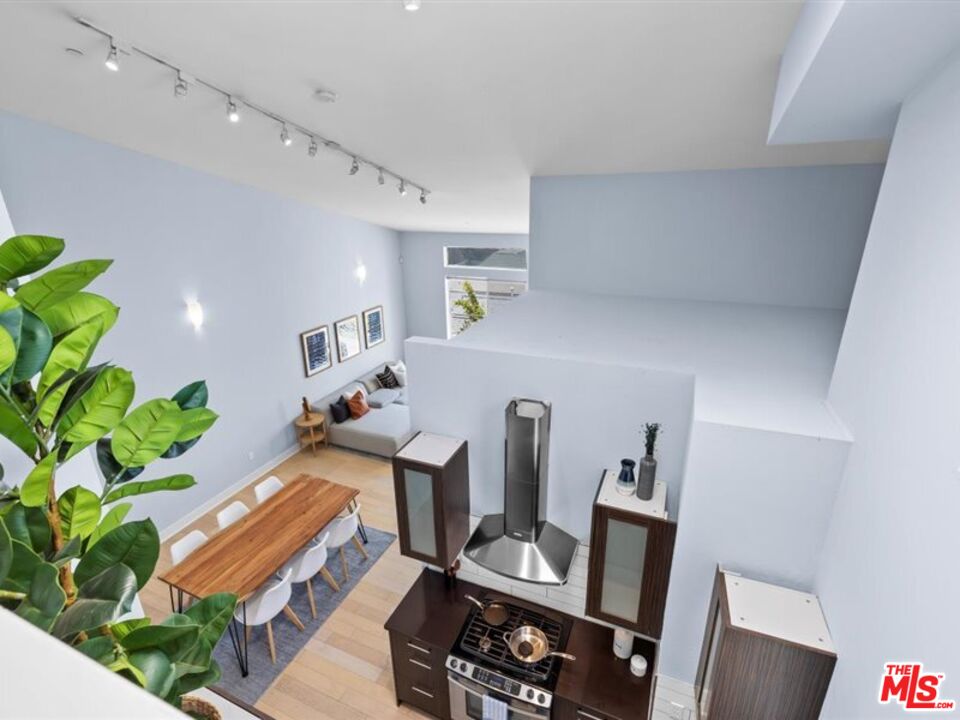 600 S Ridgeley Dr Unit: 2