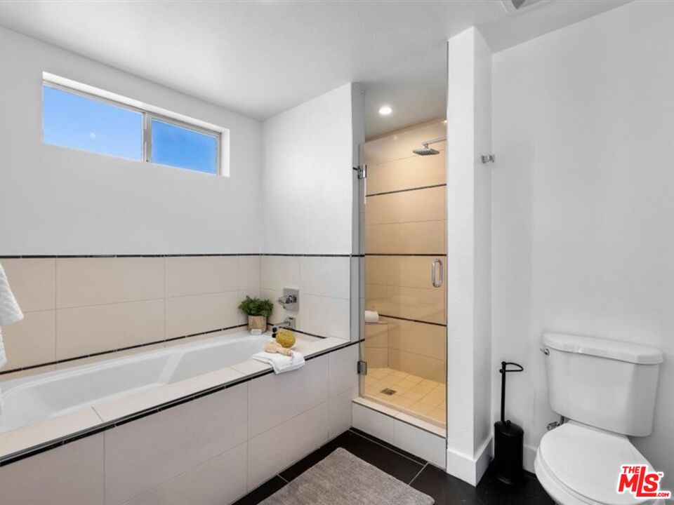 600 S Ridgeley Dr Unit: 2