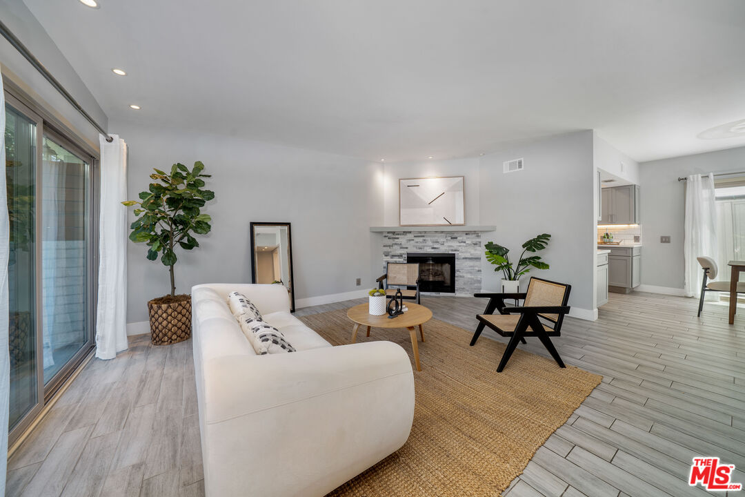 1504 Berkeley St Unit: D