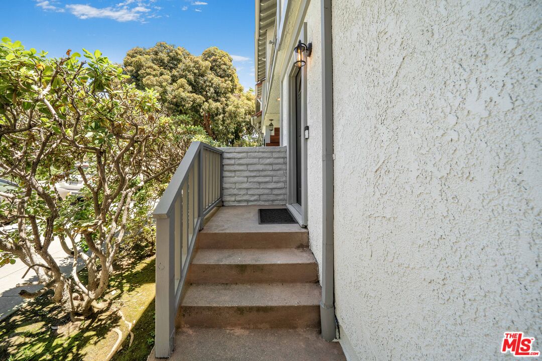 1504 Berkeley St Unit: D