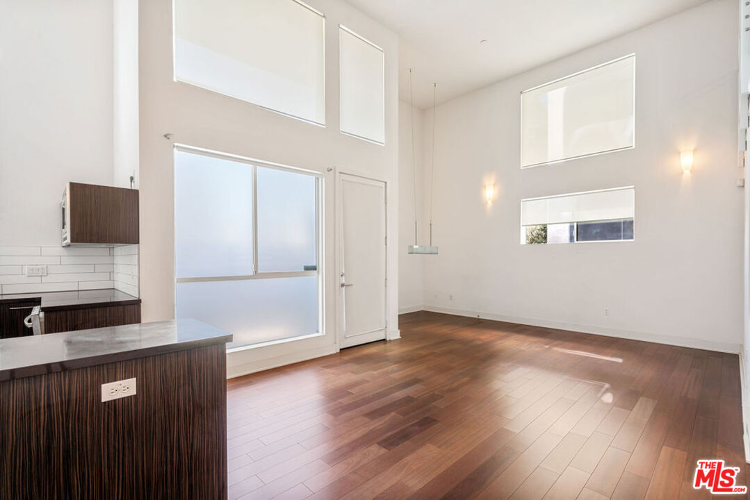 600 S Ridgeley Dr Unit: 101