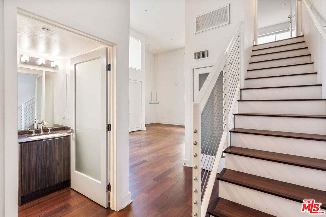 600 S Ridgeley Dr Unit: 101